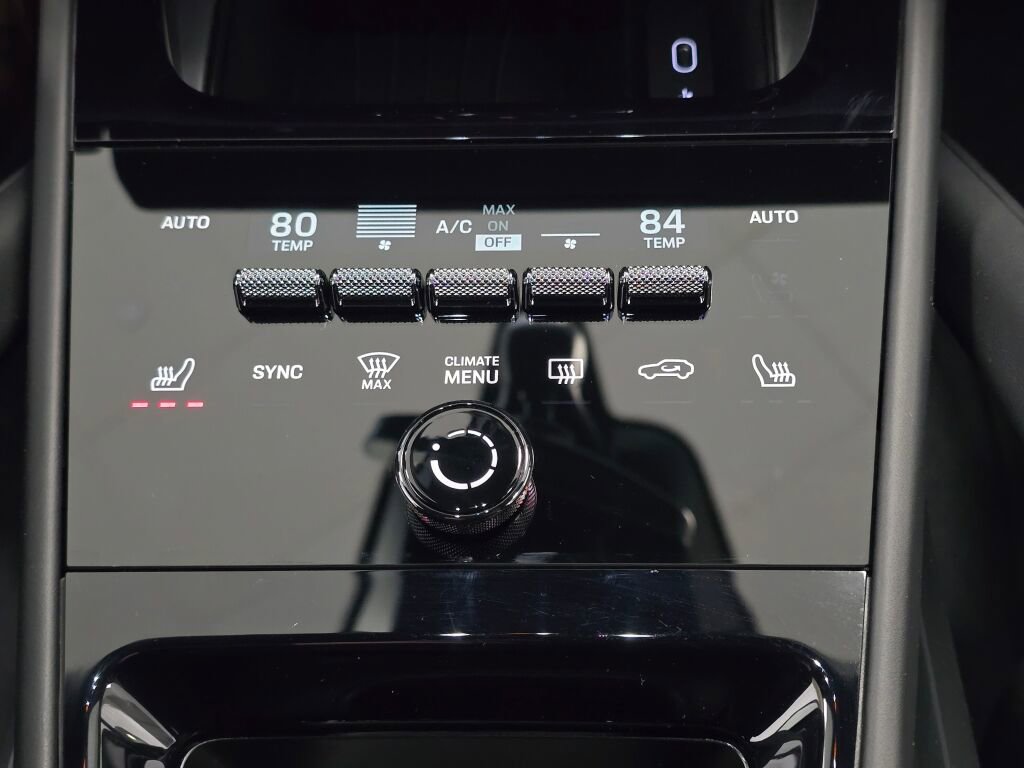 New 2026 Porsche Cayenne GTS image 17