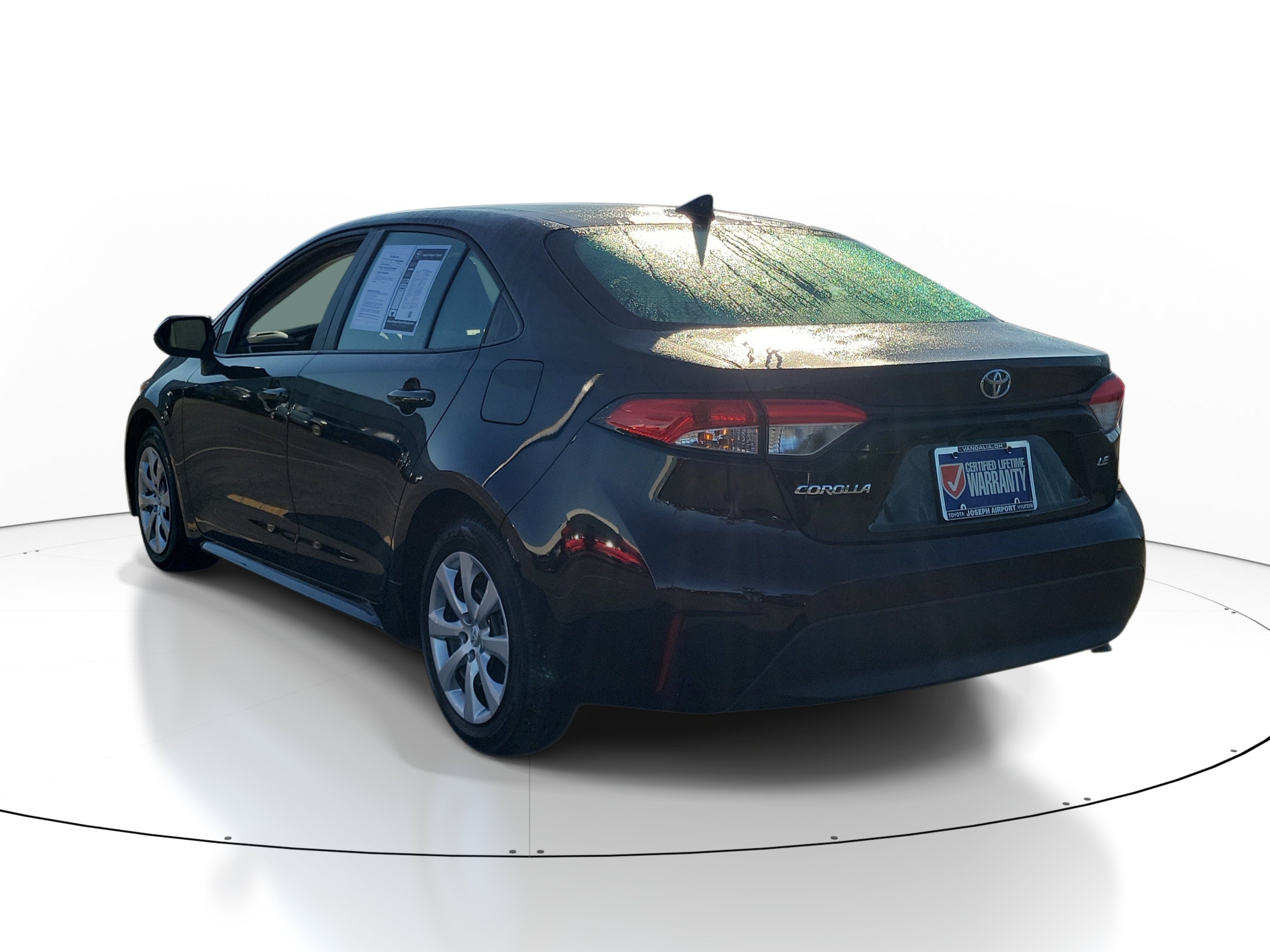 Used 2026 Toyota Corolla LE FWD image 3