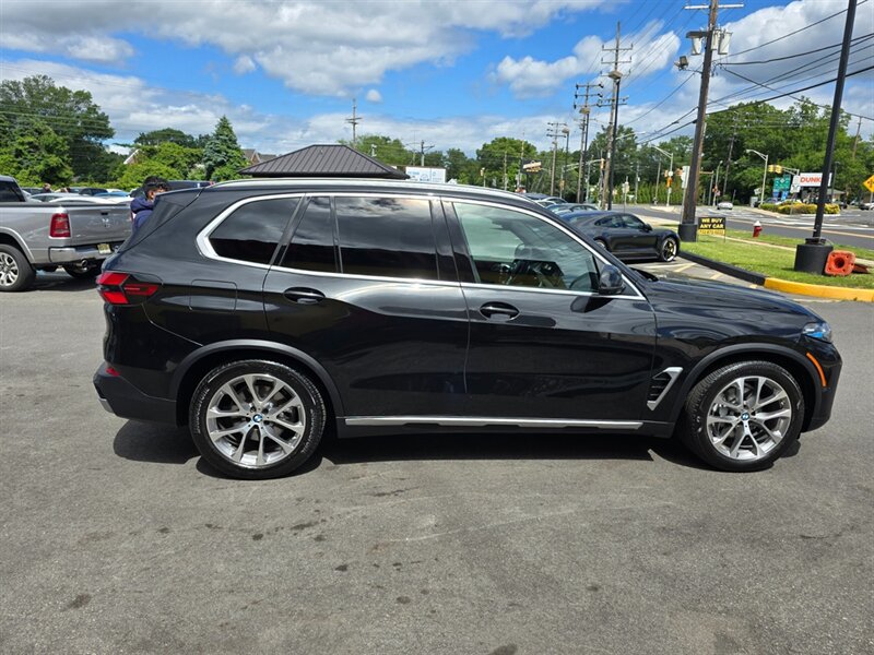 Used 2025 BMW X5 xDrive40i w/ Premium Package AWD/4WD image 25