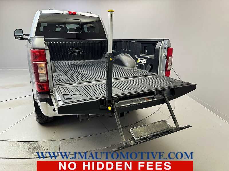 Used 2022 Ford F250 XLT w/ XLT Premium Package image 13
