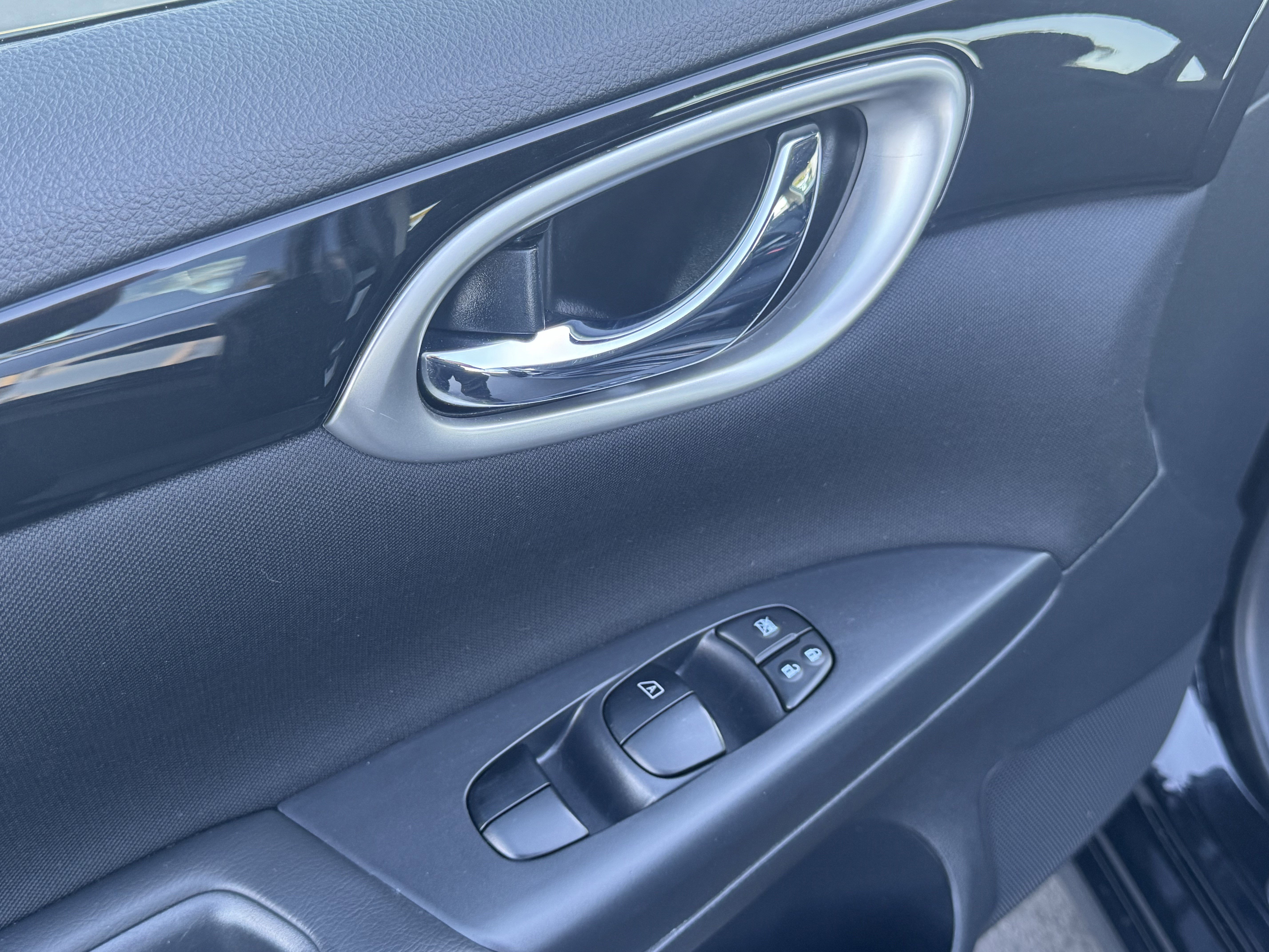 Used 2016 Nissan Sentra SV image 14