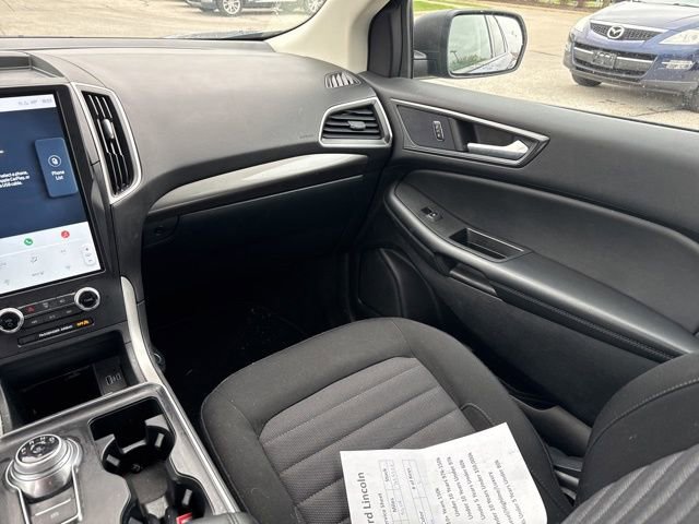 Certified 2024 Ford Edge SE image 17
