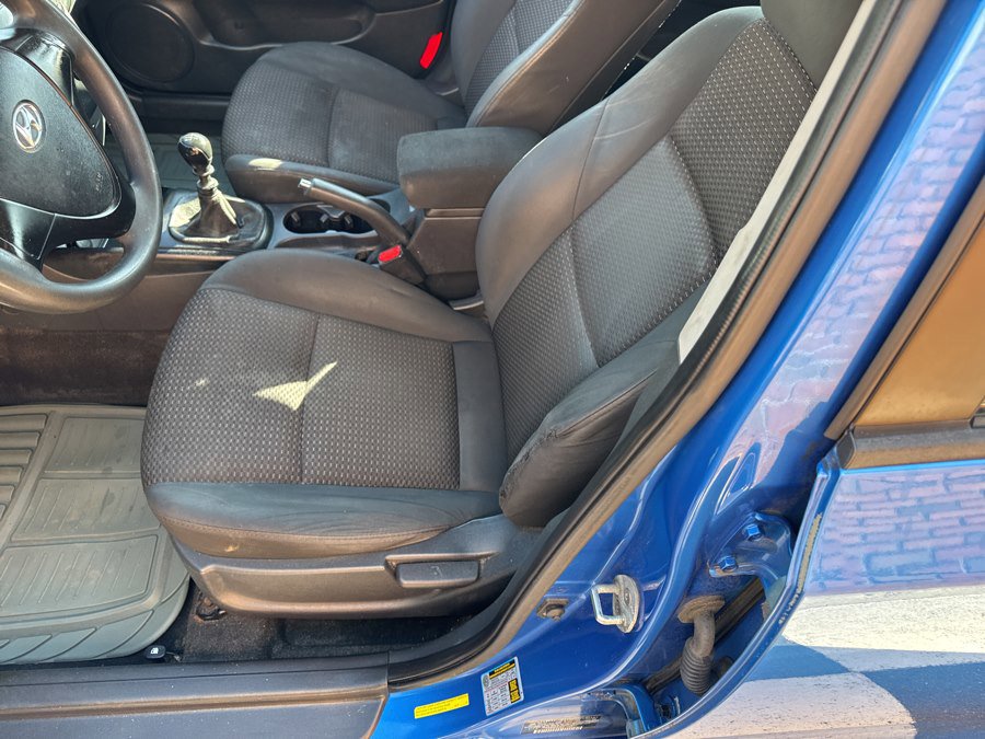 Used 2012 Hyundai Elantra GLS image 18