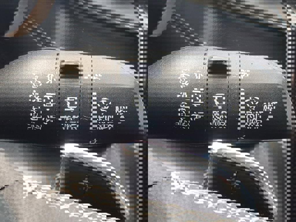 Used 2023 Jeep Grand Cherokee L Laredo w/ Luxury Tech Group I image 19