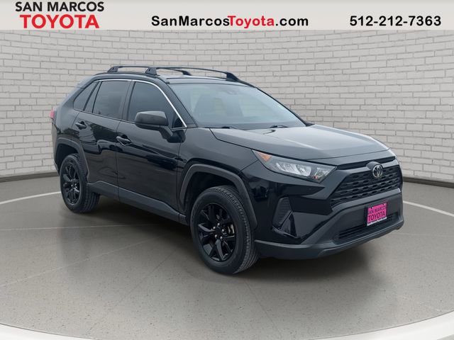 Used 2021 Toyota RAV4 LE image 3