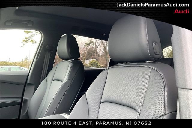 New 2026 Audi Q7 3.0T Premium Plus AWD/4WD image 9