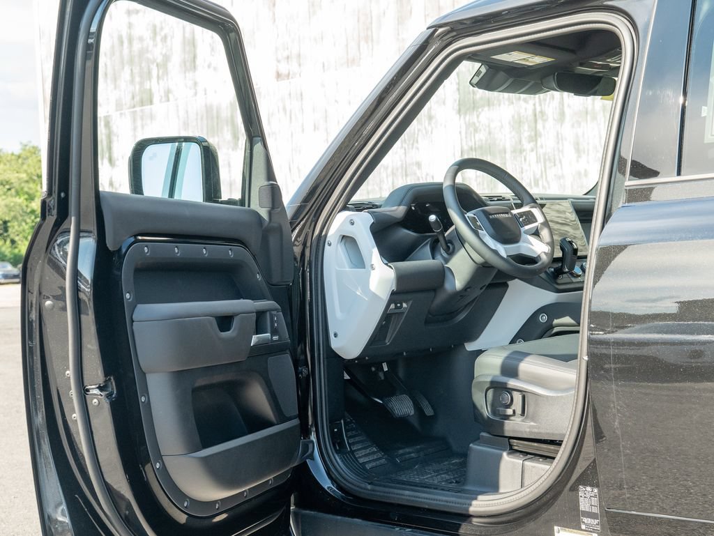 New 2026 Land Rover Defender 110 X-Dynamic SE AWD/4WD image 10