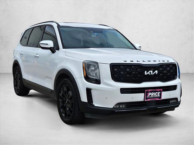 Used 2022 Kia Telluride SX w/ Nightfall Edition Package AWD/4WD image 3