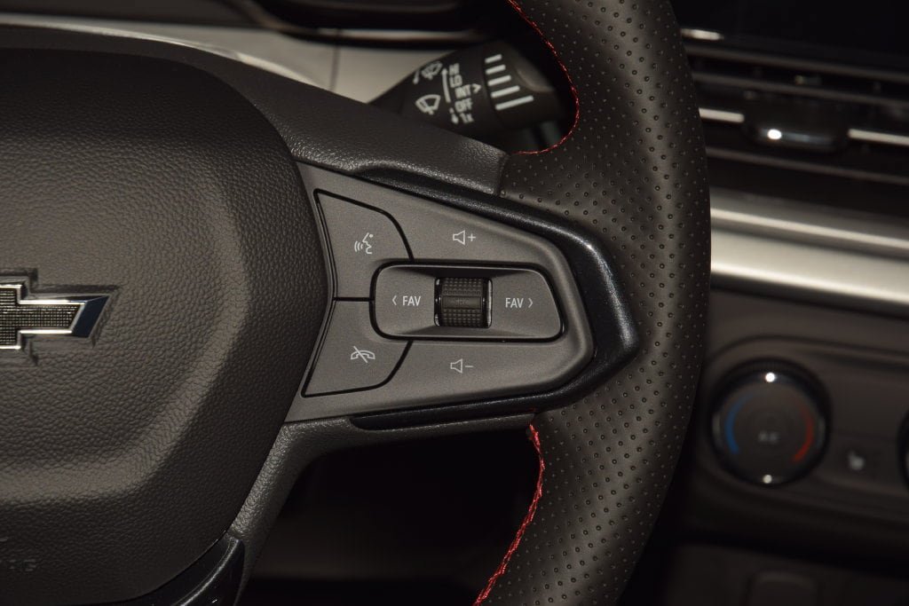 New 2026 Chevrolet Trax RS w/ Sunroof Package FWD image 36