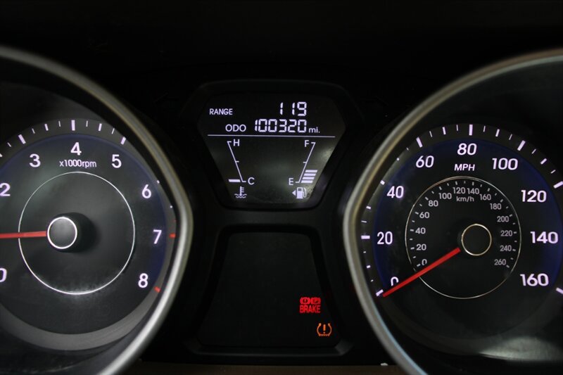 Used 2013 Hyundai Elantra GLS FWD image 7