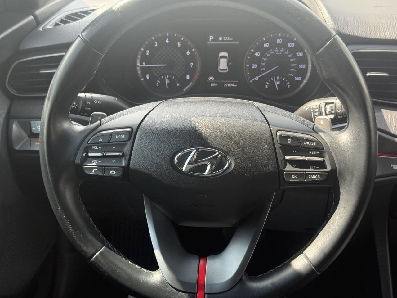 Used 2019 Hyundai Veloster 2.0 Premium image 17
