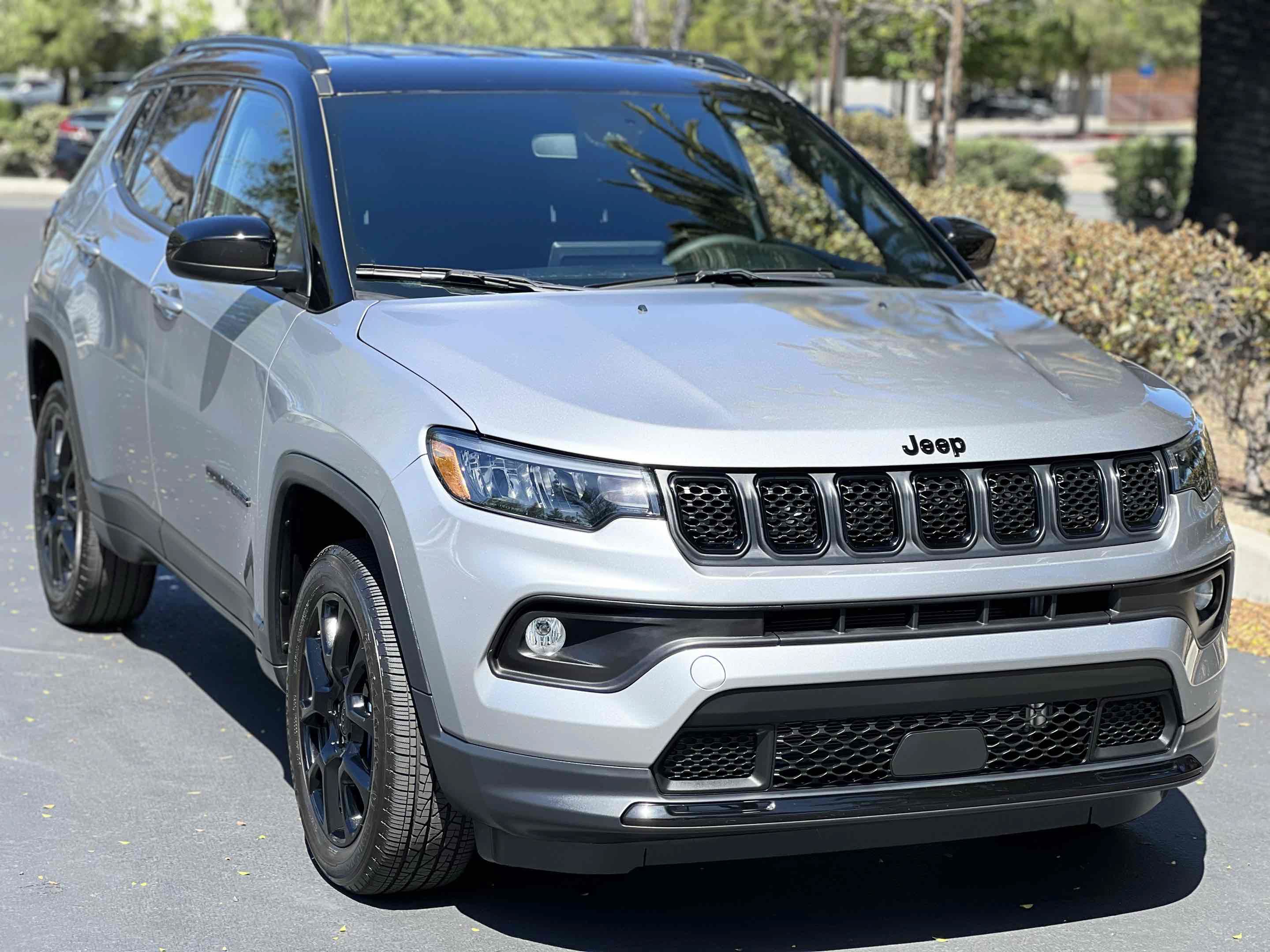 Used 2023 Jeep Compass Latitude AWD/4WD image 17