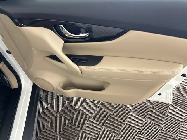 Used 2020 Nissan Rogue SL w/ Premium Package AWD/4WD image 19
