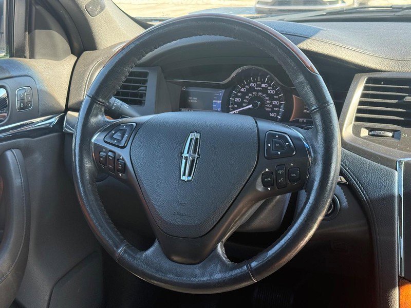 Used 2014 Lincoln MKS 4dr Sdn 3.7L AWD w/ Equipment Group 101A image 11