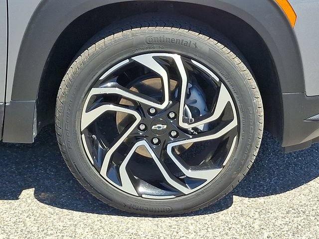 Used 2025 Chevrolet TrailBlazer RS w/ Convenience Package AWD/4WD image 29