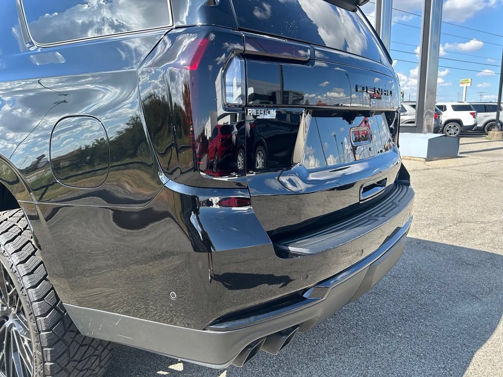 Used 2026 GMC Yukon Denali w/ Sun & Power Step Package AWD/4WD image 13