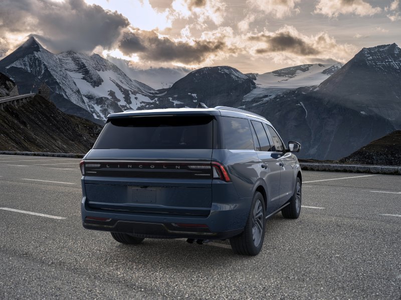 New 2026 Lincoln Navigator Reserve AWD/4WD image 8