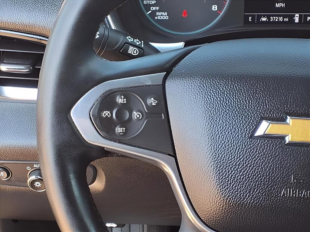 Used 2023 Chevrolet Traverse LT w/ LPO, Floor Liner Package image 5