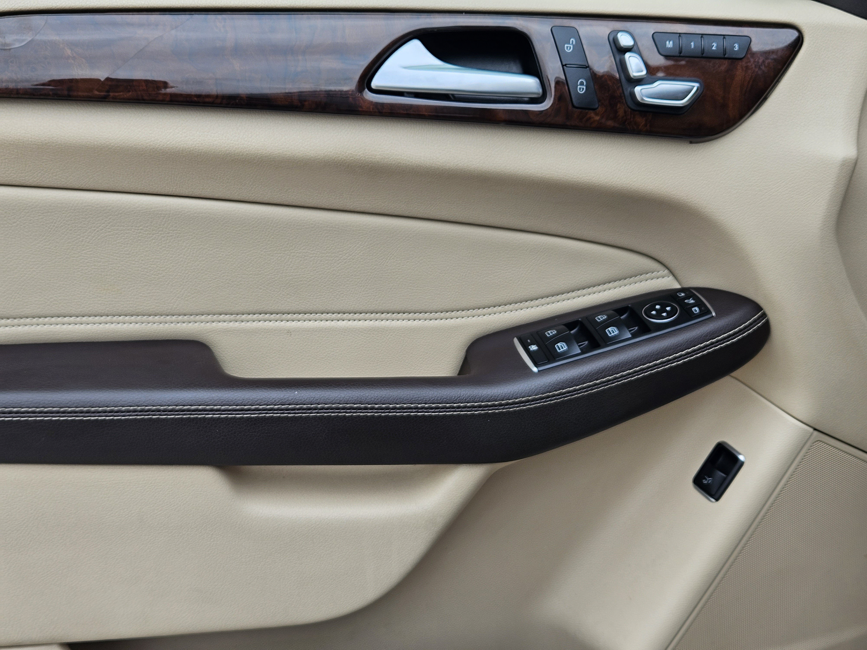 Used 2019 Mercedes-Benz GLS 450 4MATIC image 19