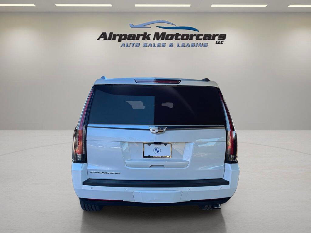Used 2019 Cadillac Escalade Luxury image 4