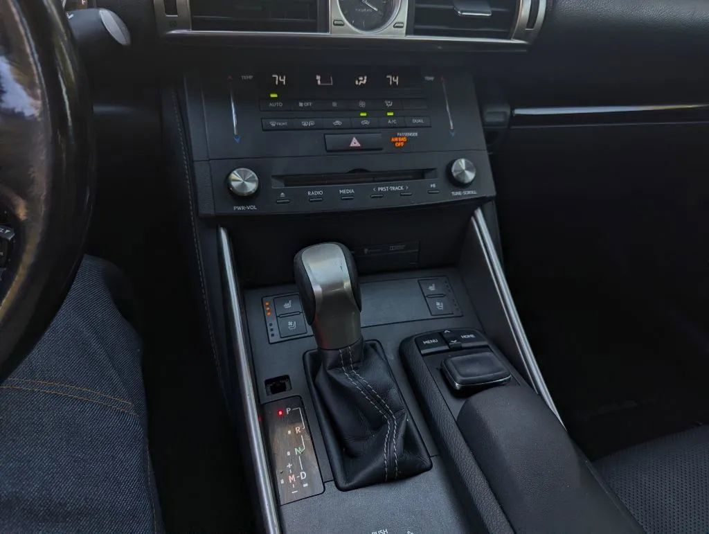 Used 2015 Lexus IS 350 AWD w/ Navigation System Package image 21