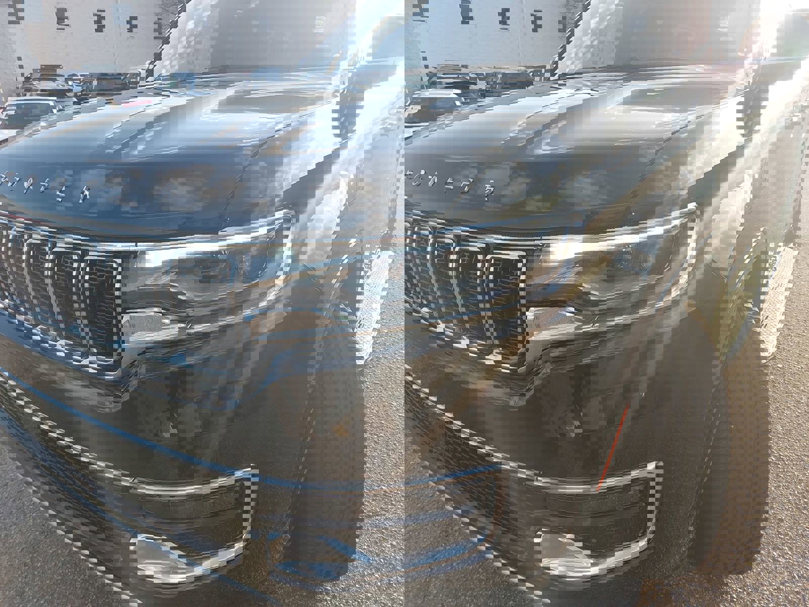 Used 2024 Jeep Wagoneer L Series II image 32