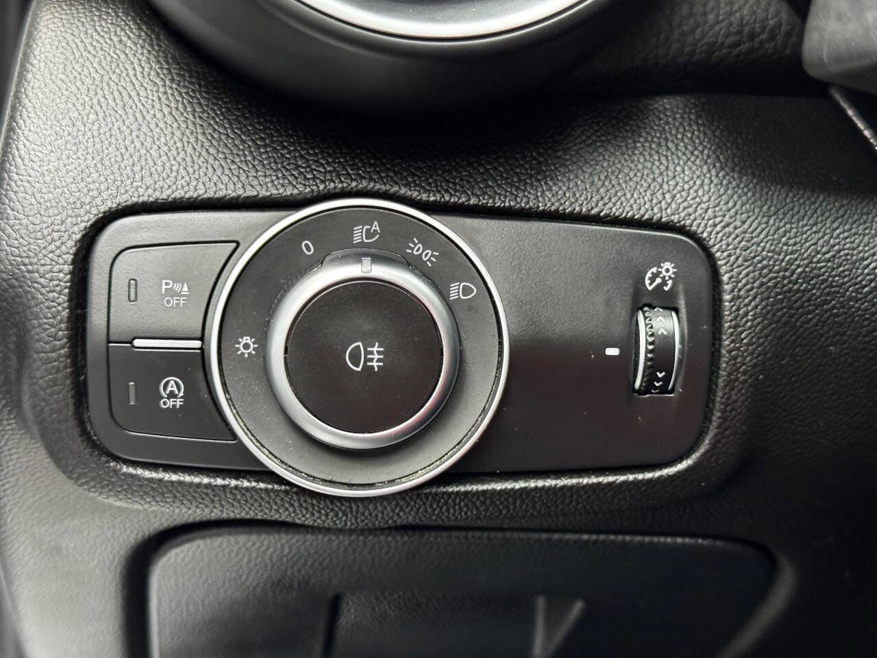 Used 2018 Alfa Romeo Giulia Ti Sport w/ Quick Order Package 22U Sport image 29