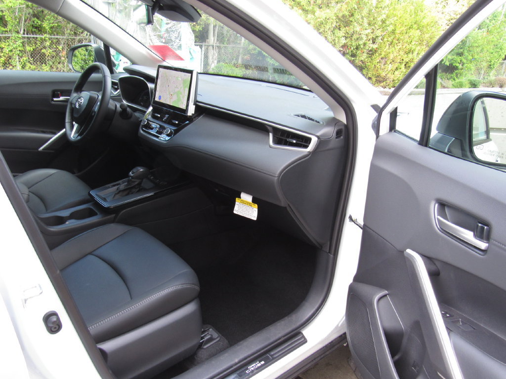 Certified 2026 Toyota Corolla Cross XLE w/ Convenience Package AWD/4WD image 17