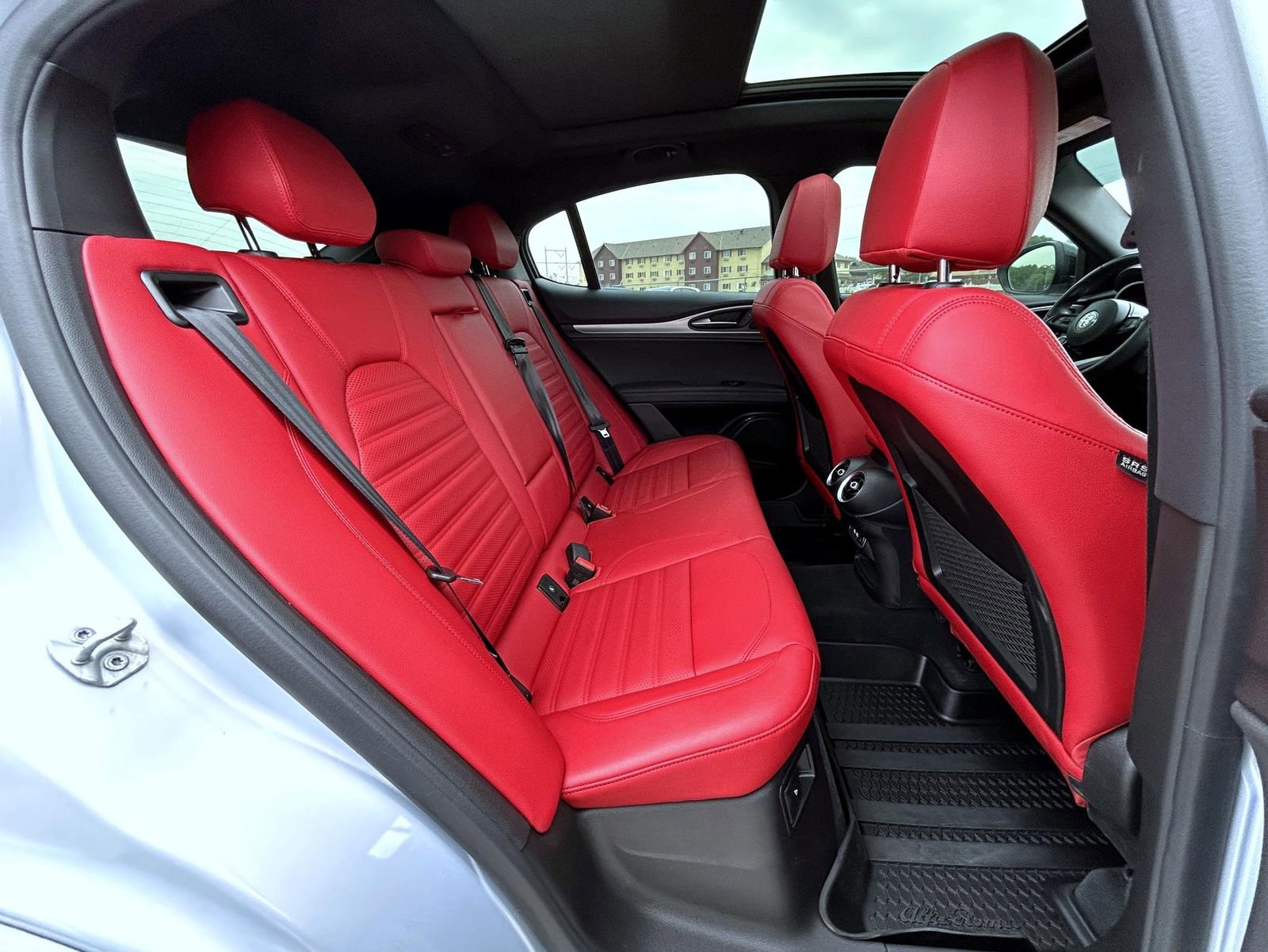 Used 2024 Alfa Romeo Stelvio Ti w/ Performance Driving Package image 18