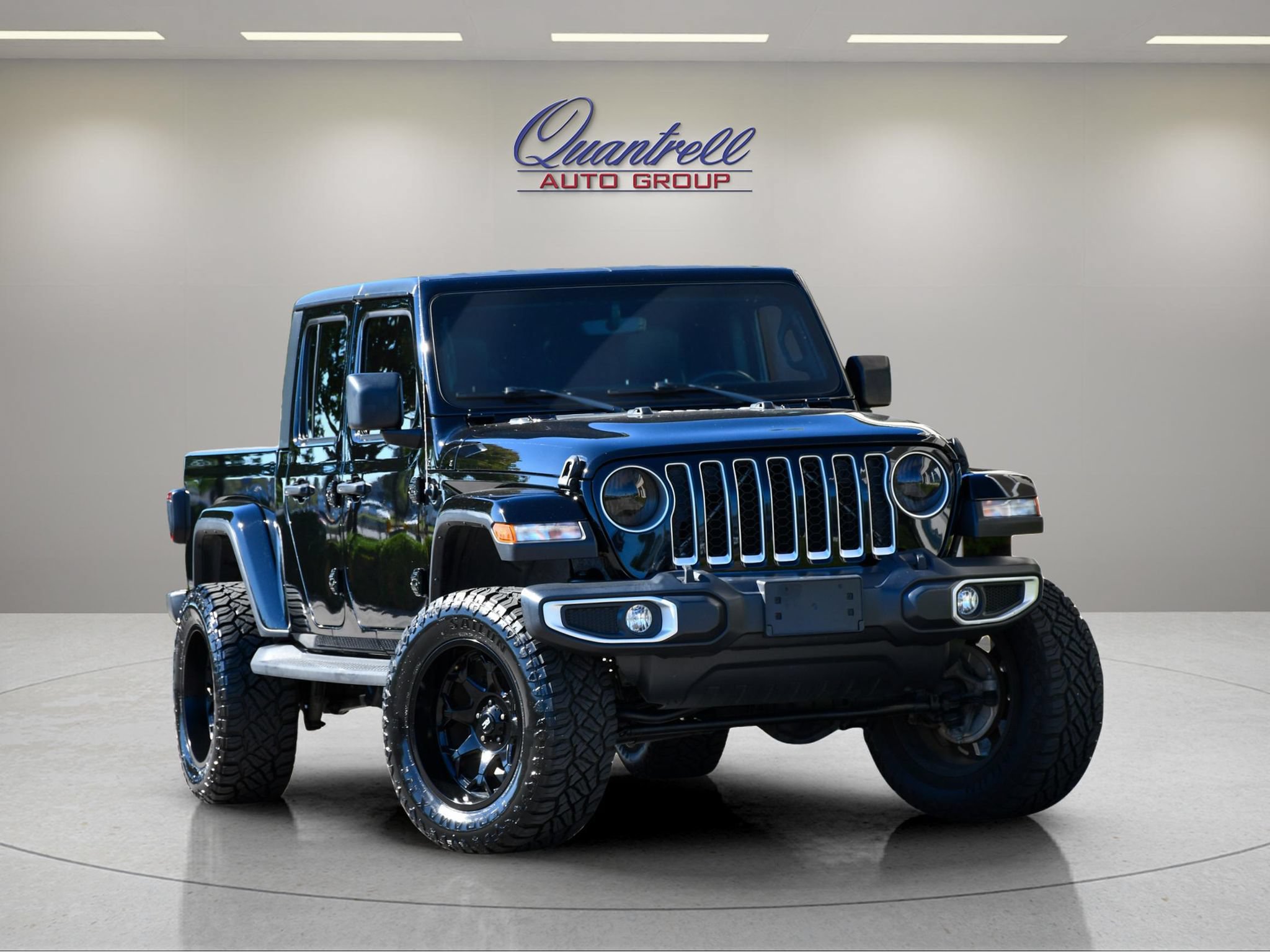 Used 2021 Jeep Gladiator Overland w/ Popular Equipment Package AWD/4WD image 1