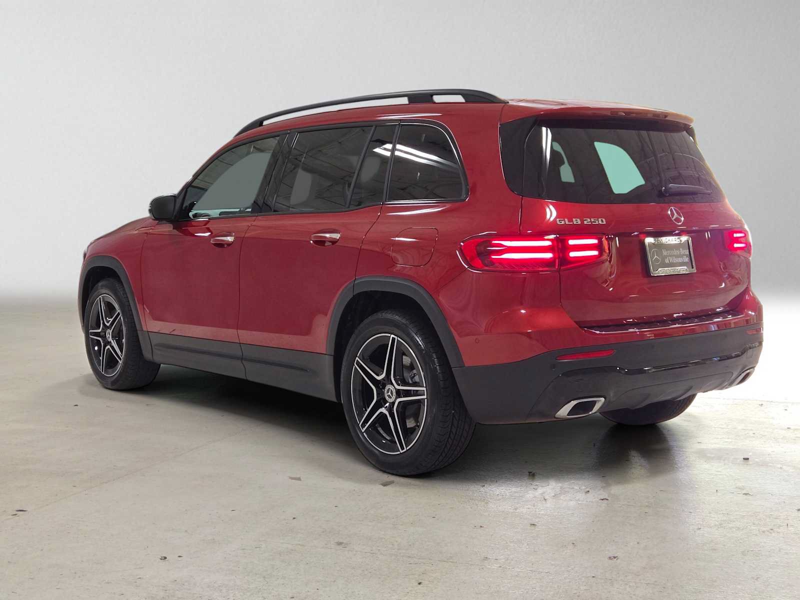 New 2026 Mercedes-Benz GLB 250 4MATIC image 5