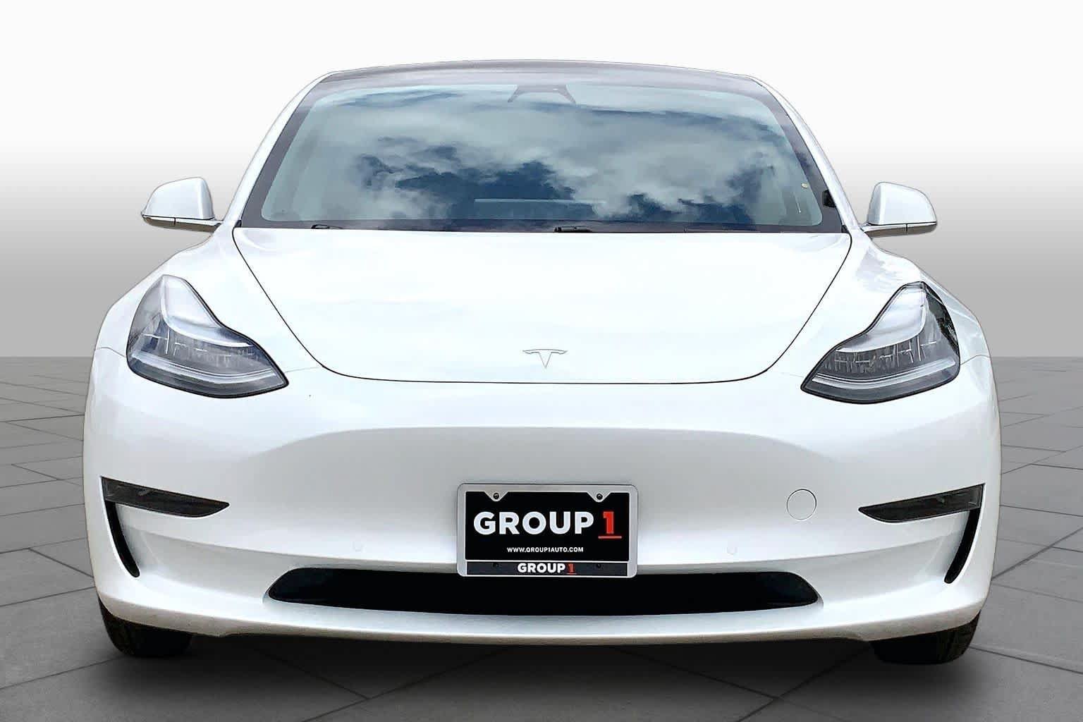 Used 2020 Tesla Model 3 Standard Range RWD image 3