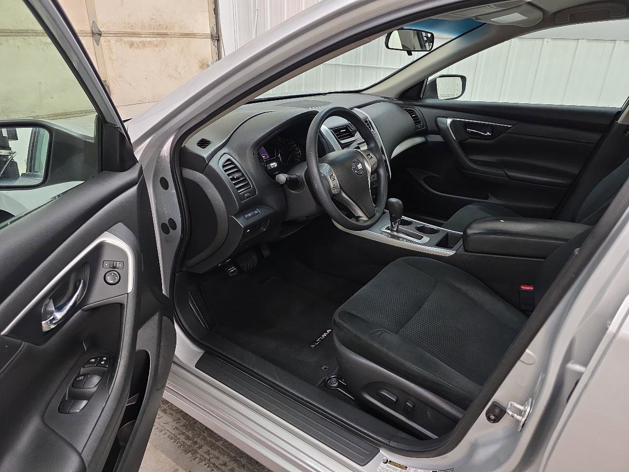 Used 2015 Nissan Altima 2.5 S w/ Power Driver Seat Package FWD image 21