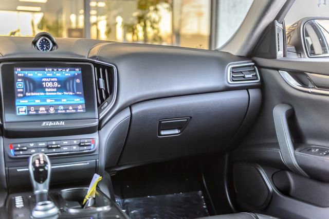 Used 2018 Maserati Ghibli GranSport image 35