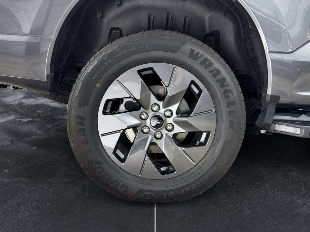 Used 2023 Ford F150 Lightning Lariat image 39