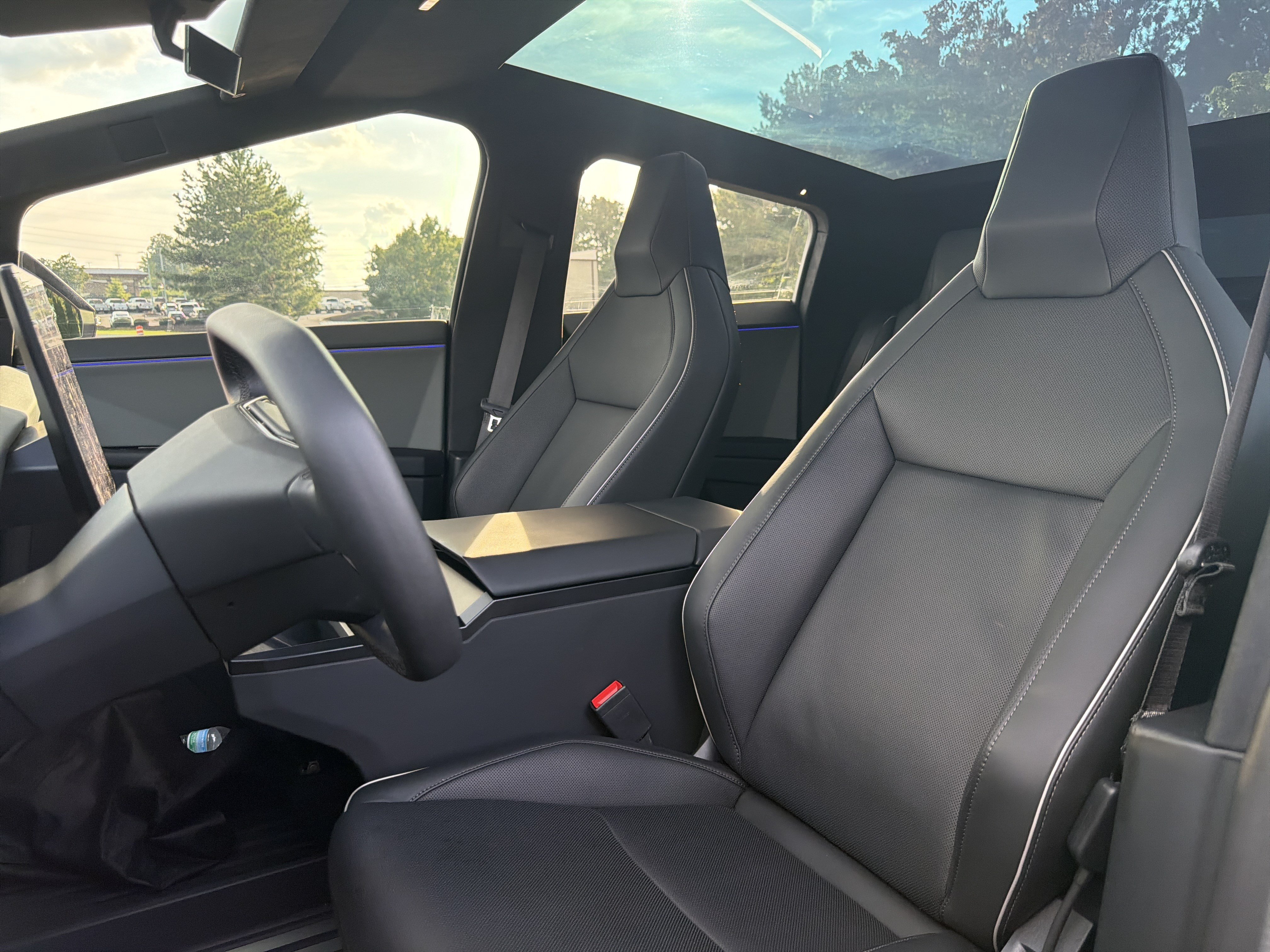 Used 2024 Tesla Cybertruck Cyberbeast AWD/4WD image 7