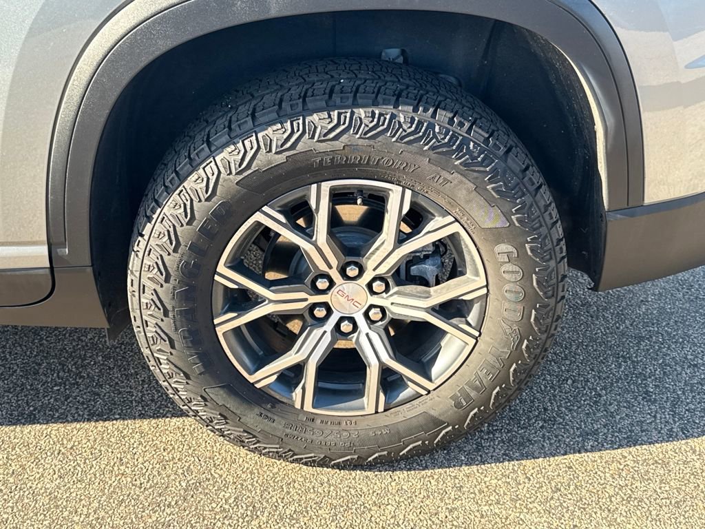 Used 2024 GMC Acadia AT4 w/ Luxury Package image 34