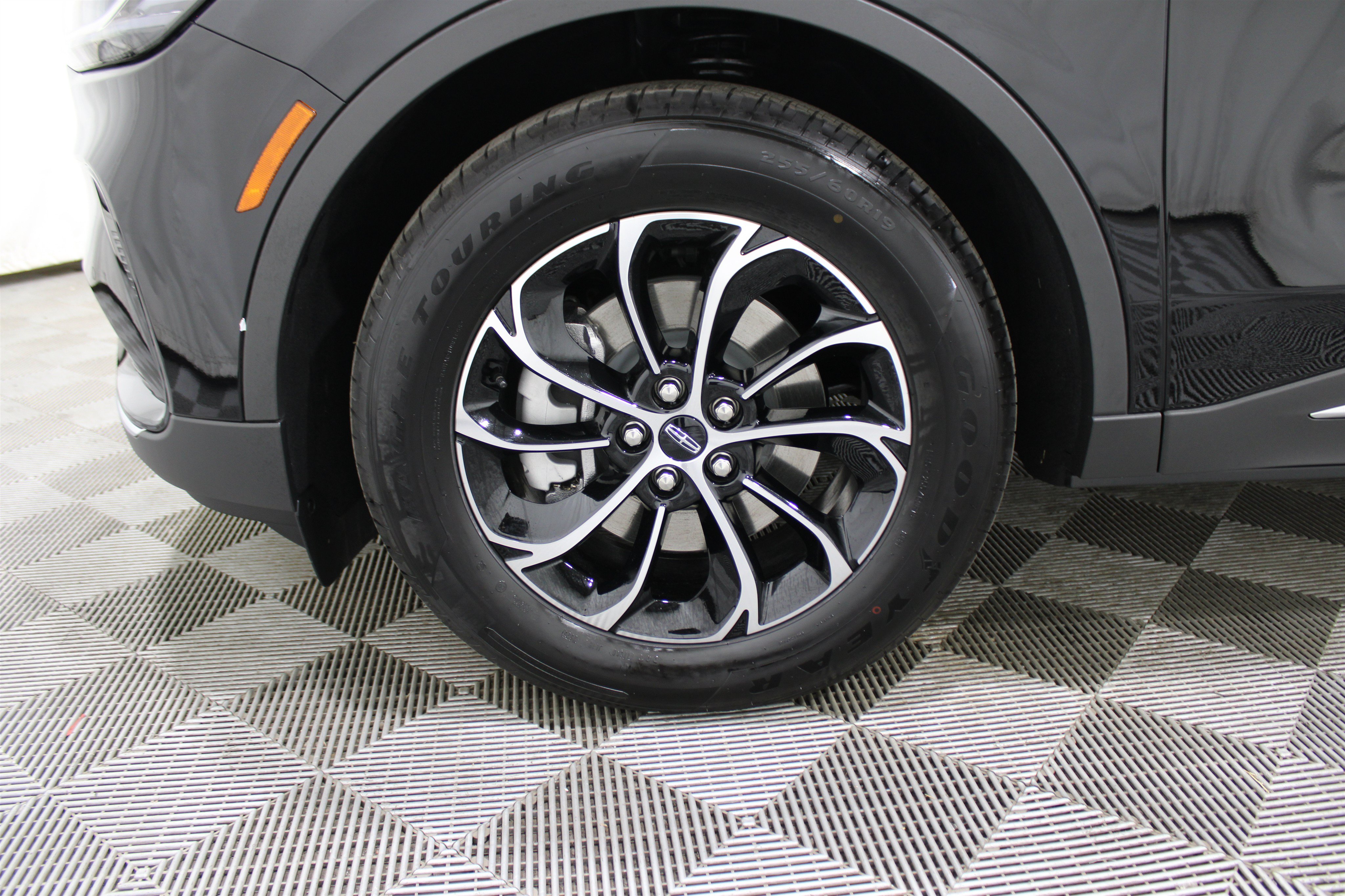 New 2026 Lincoln Nautilus Premier AWD/4WD image 37
