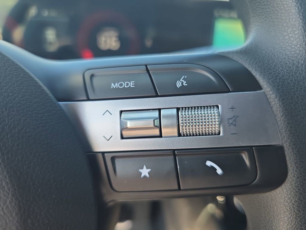 Used 2025 Hyundai Santa Cruz SEL image 16