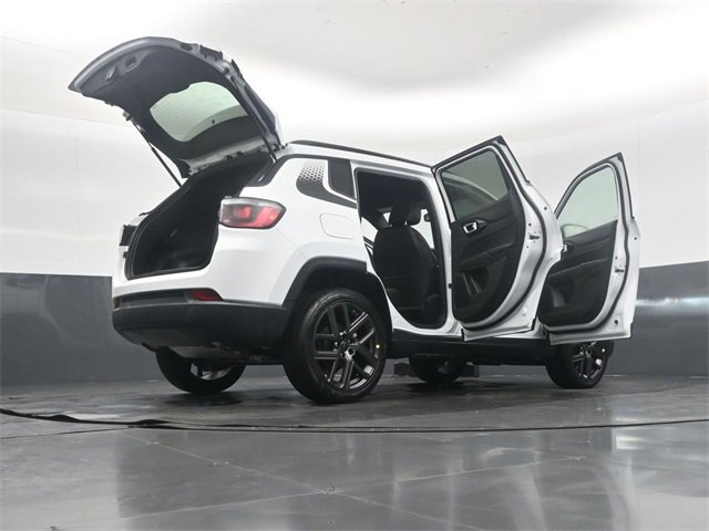 New 2026 Jeep Compass Latitude image 52