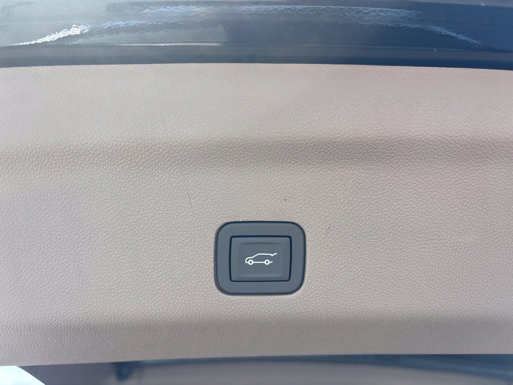 New 2026 GMC Yukon Denali w/ Denali Reserve Package AWD/4WD image 8