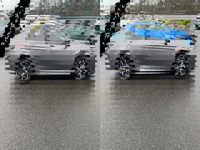 Used 2022 Toyota Camry SE image 6