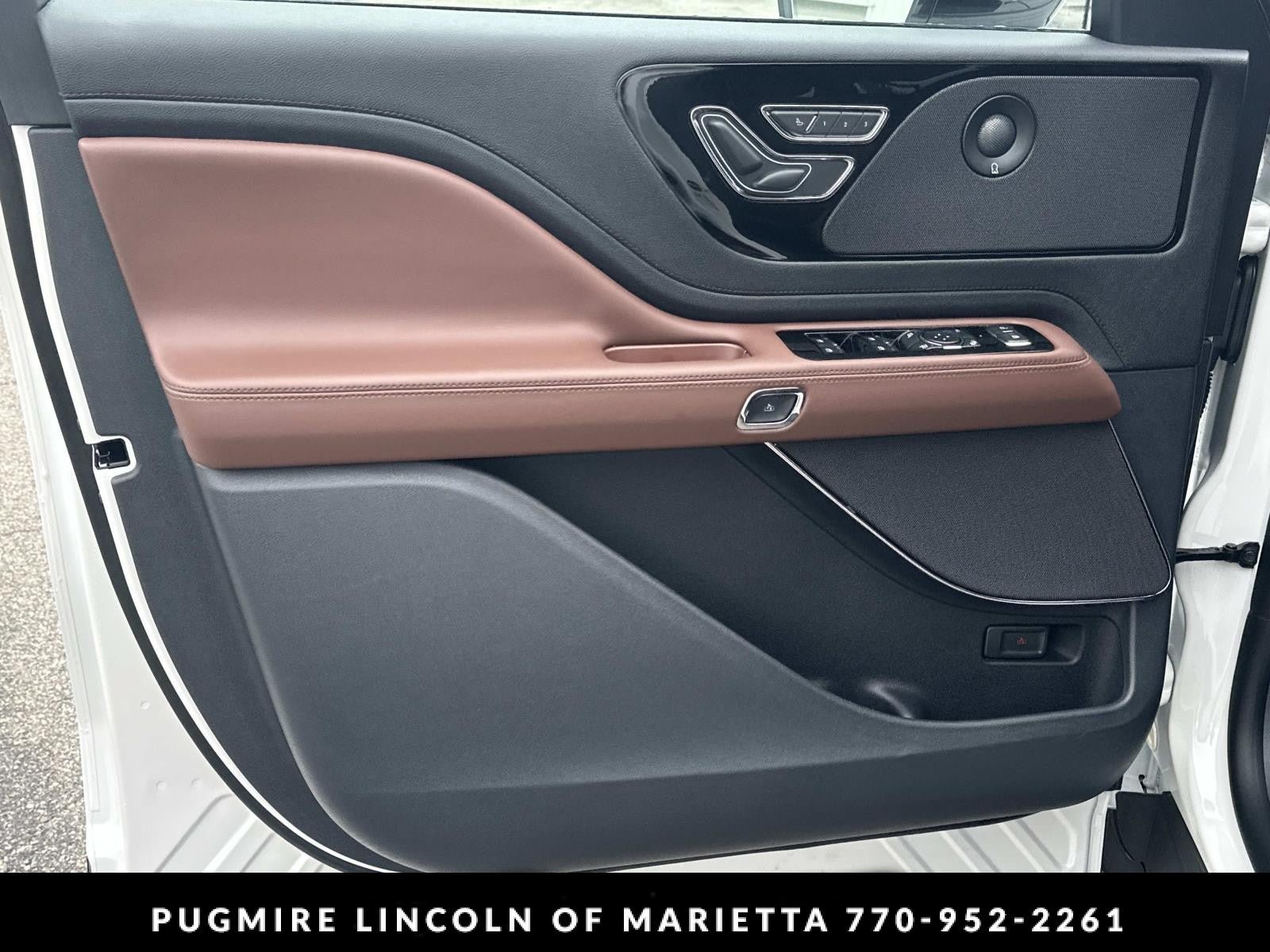 New 2026 Lincoln Aviator Reserve w/ Illumination Package AWD/4WD image 10
