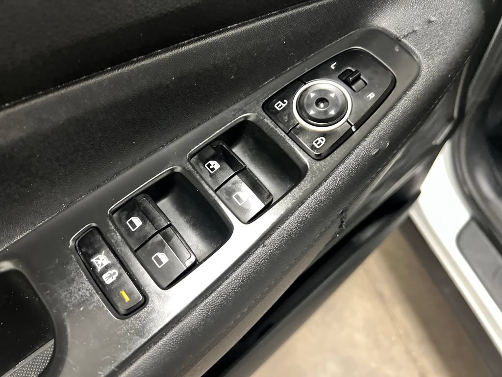 Used 2019 Hyundai Santa Fe SE FWD image 13