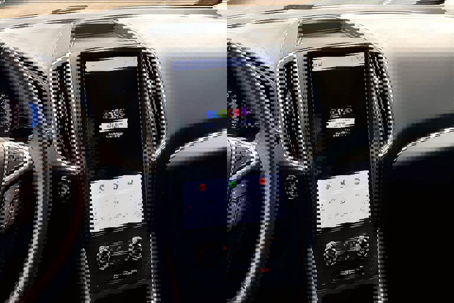 Used 2024 Ford Edge Titanium image 5