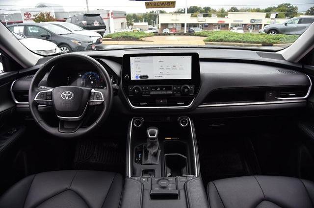 Used 2025 Toyota Grand Highlander XLE 4D Sport Utility image 8