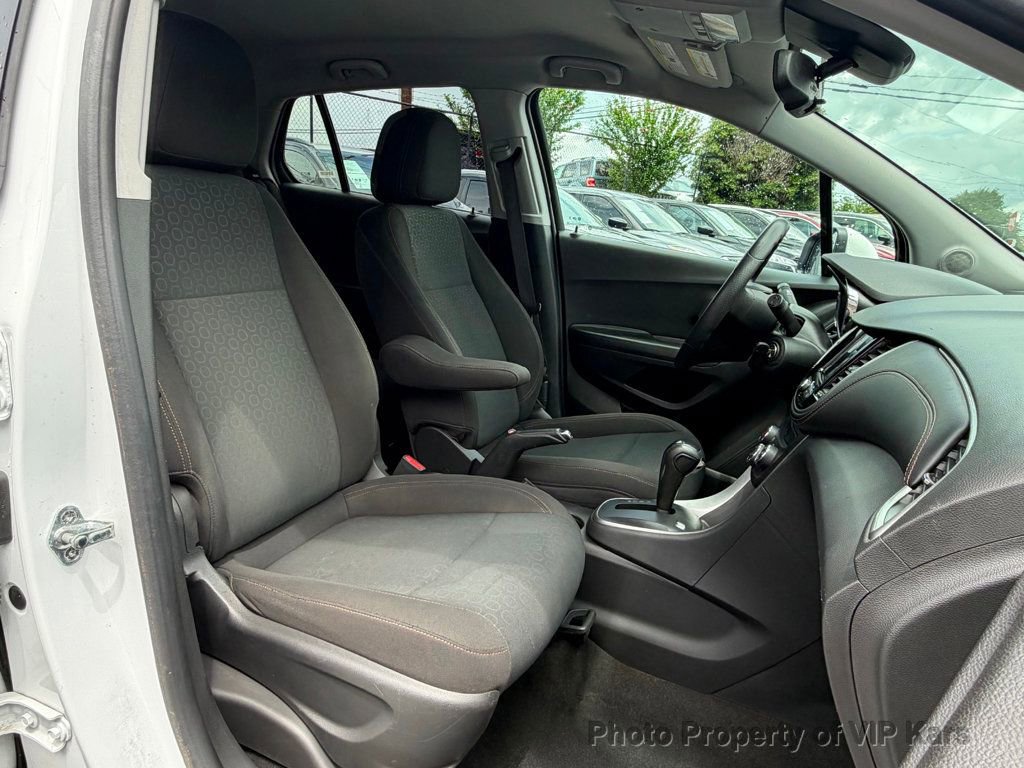 Used 2020 Chevrolet Trax LS w/ Tint and Cruise Package FWD image 16