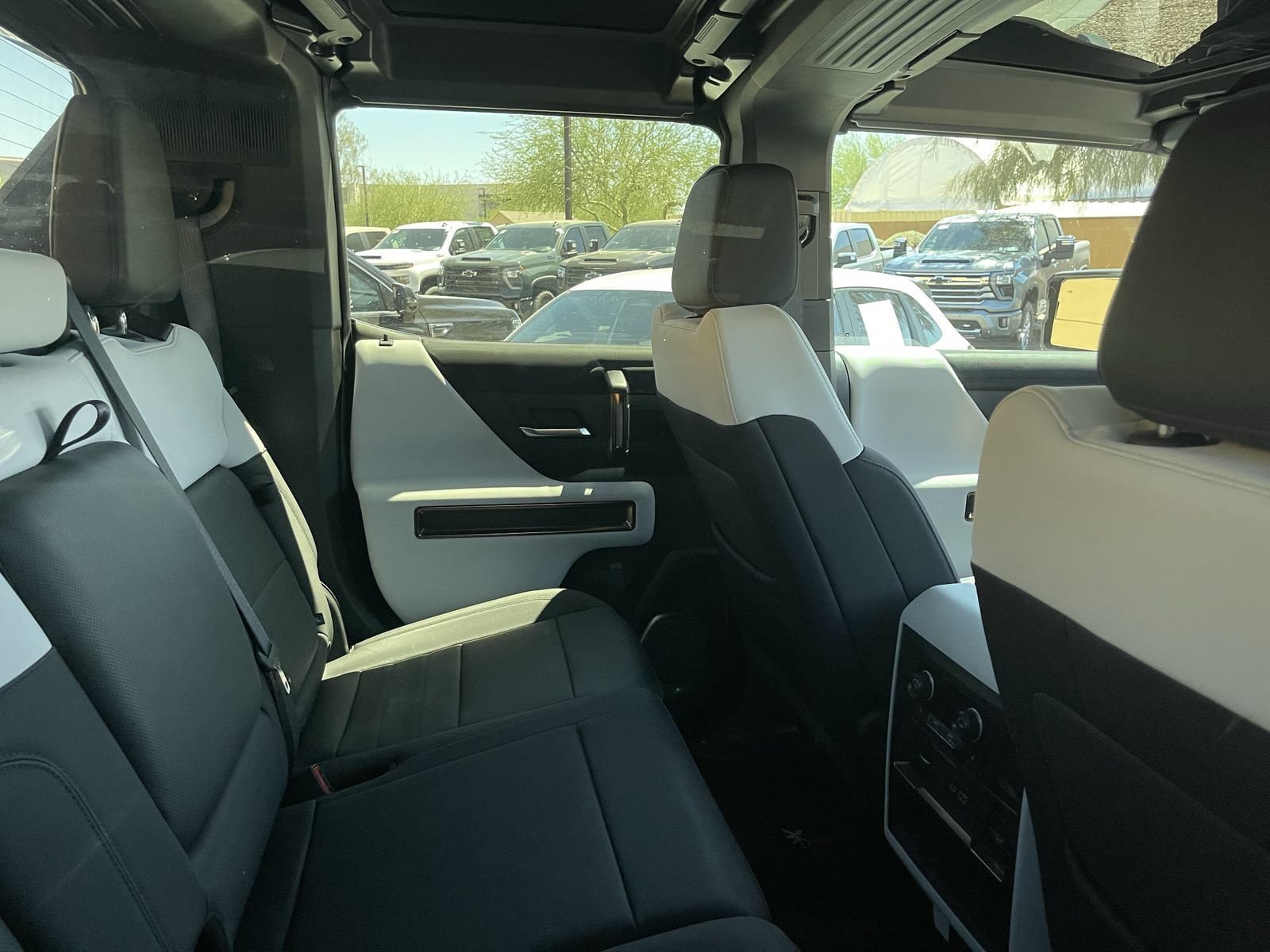 Used 2025 GMC Hummer EV 3X AWD/4WD image 11