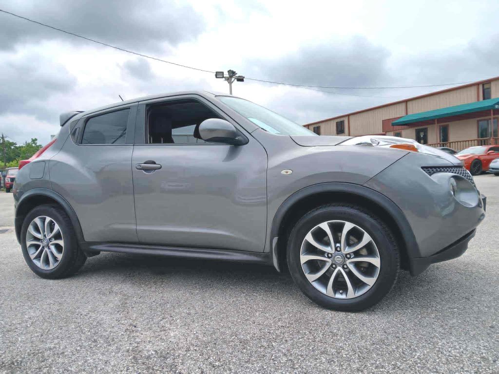 Used 2013 Nissan Juke SL w/ Sport Pkg FWD image 1