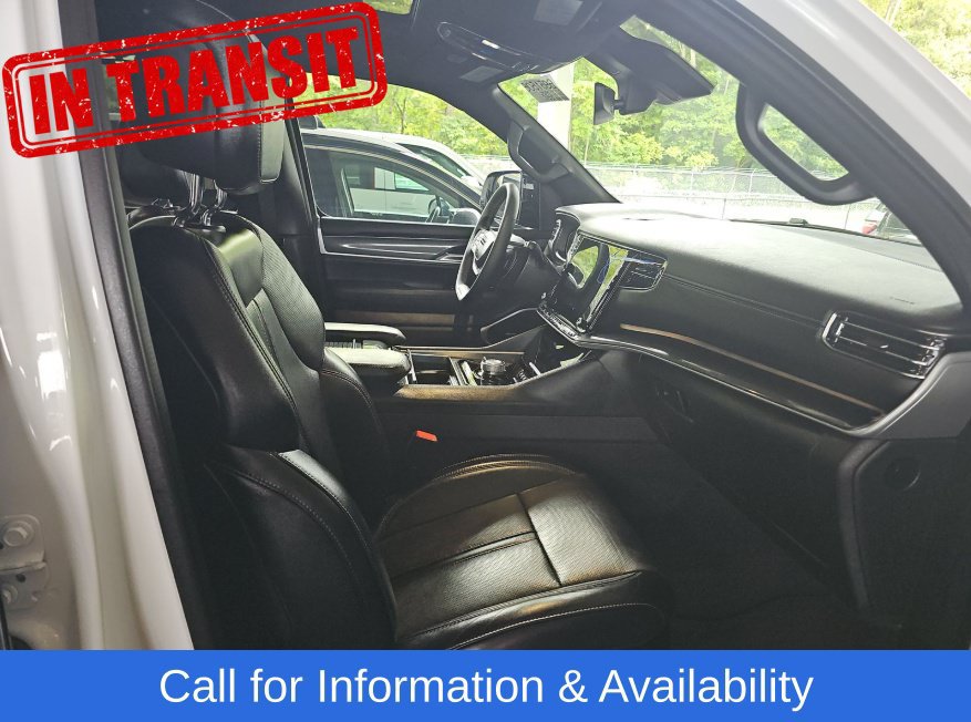 Used 2023 Jeep Wagoneer 4WD w/ Premium Group I image 19